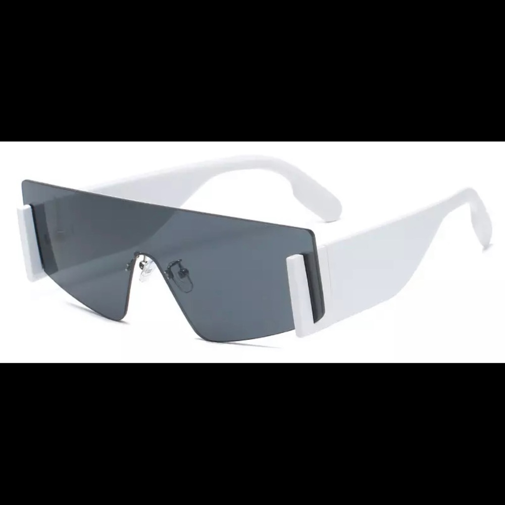 Oversized sunglasses